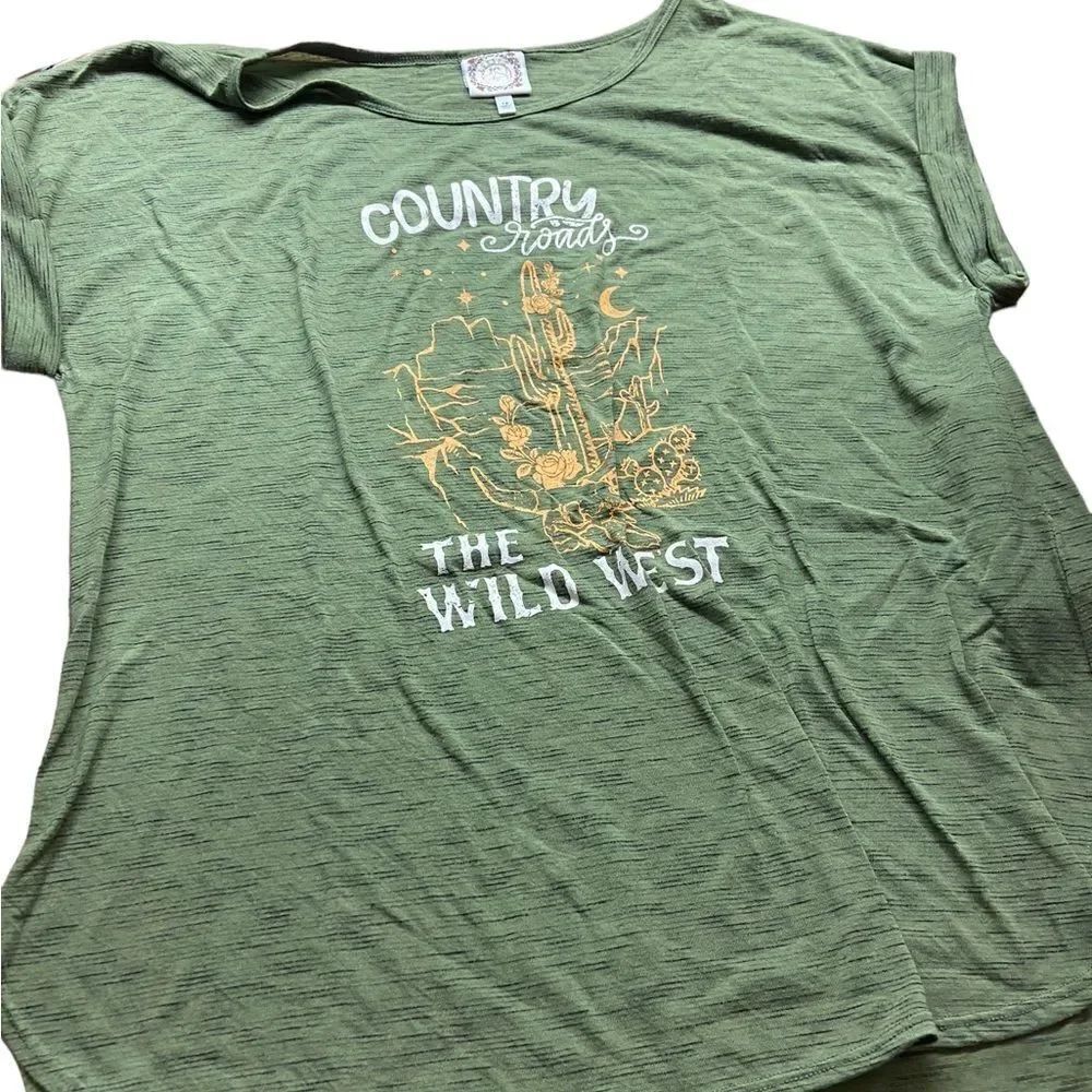 Truself size 1X shirt sleeved top “Countymry Roads, wild Wild West excellent